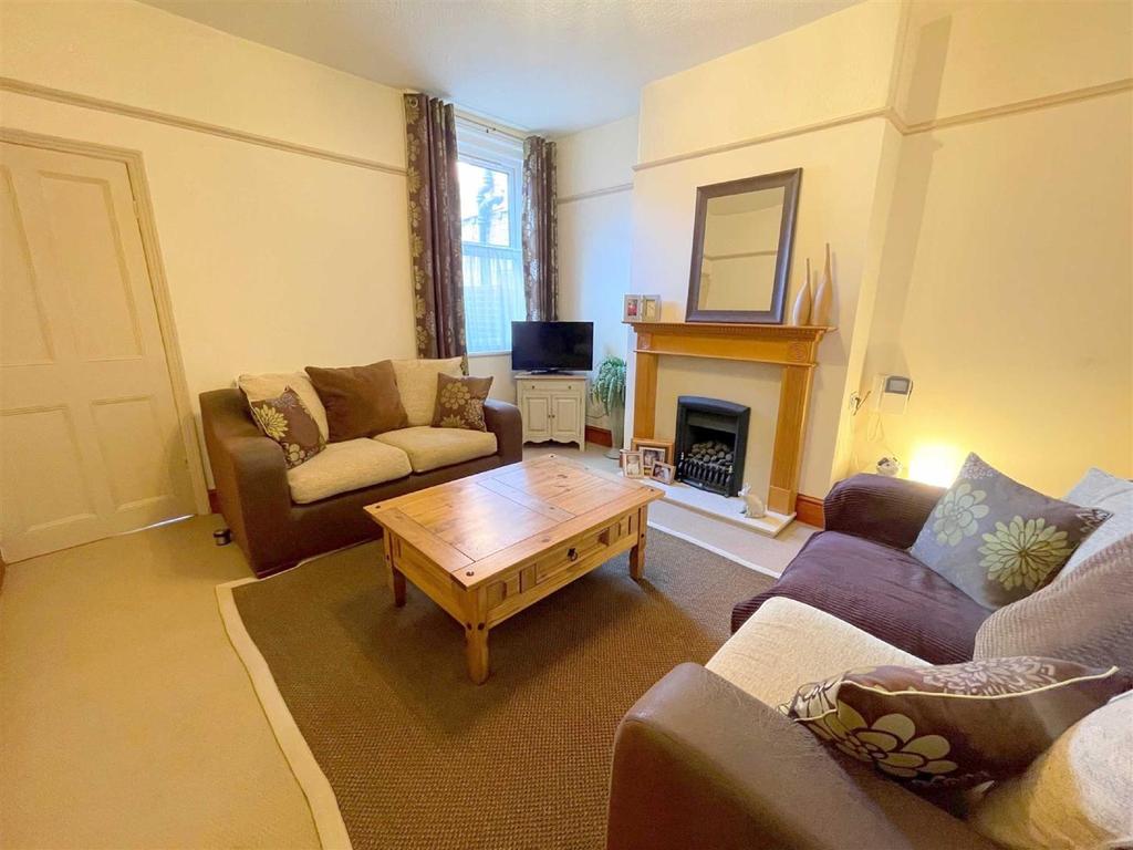 Parker Street, Leek 3 bed terraced house £175,000