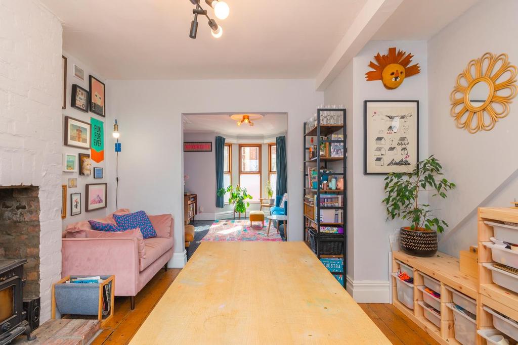 LLIHYRREPREPPU8 - Dining Room C.jpg