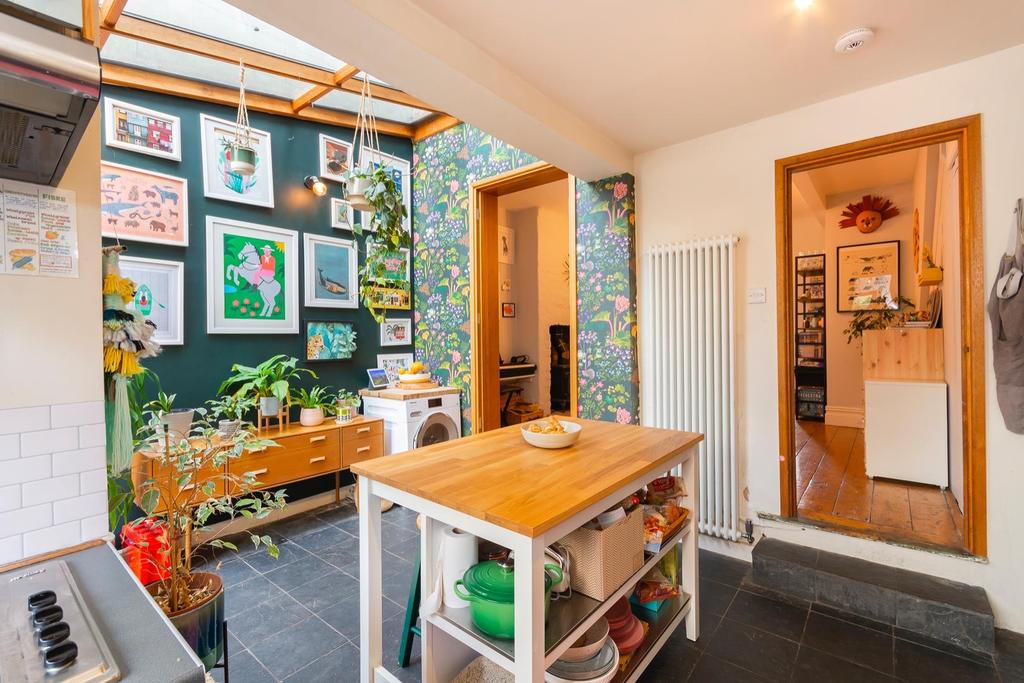 LLIHYRREPREPPU8 - Kitchen C.jpg