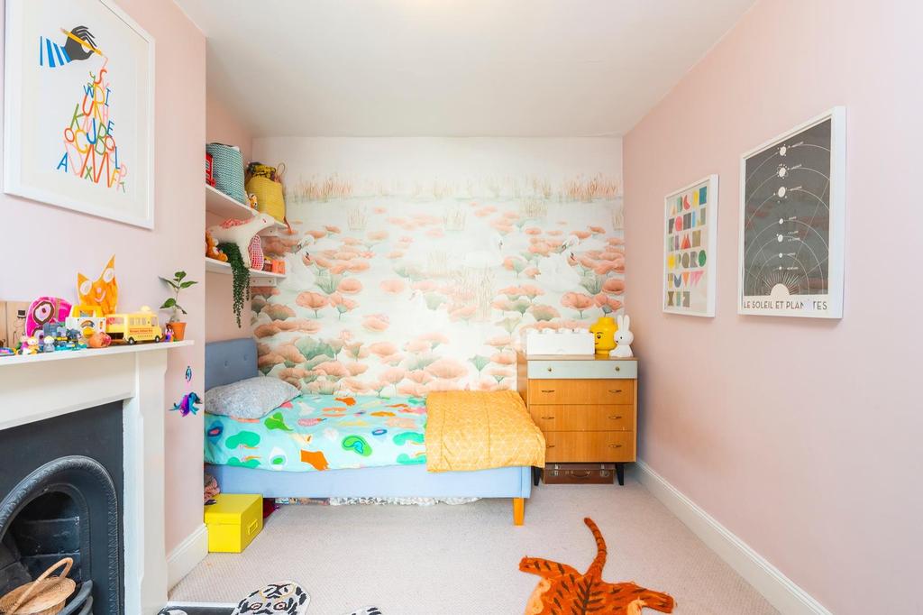 LLIHYRREPREPPU8 - Bedroom G.jpg