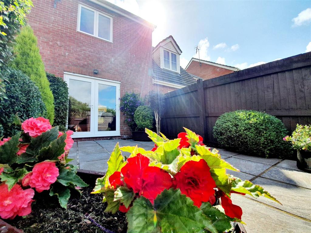 Y Llanerch, Pontlliw, SWANSEA 2 bed terraced house £144,995