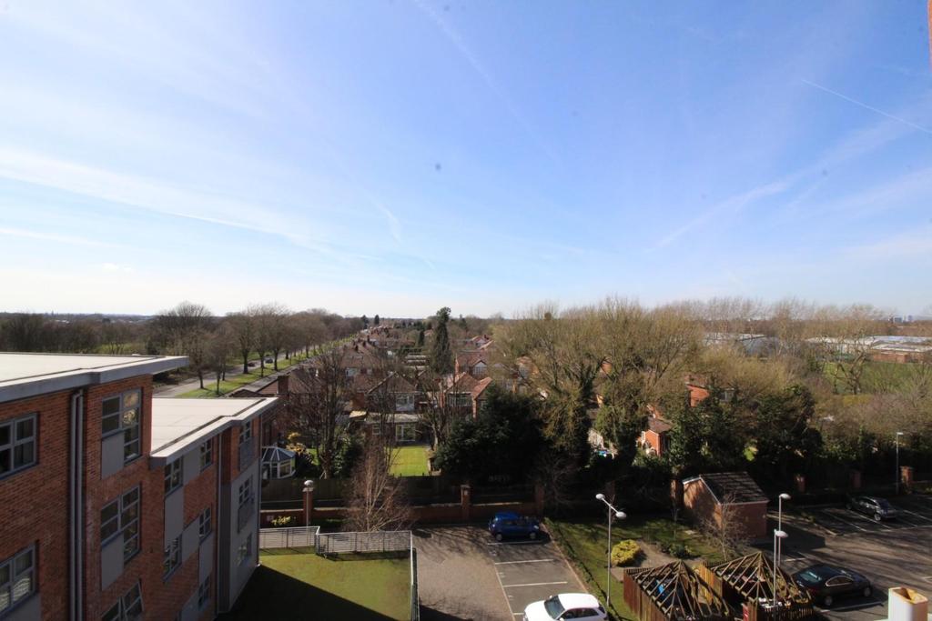 Mauldeth Road West, Chorlton, Manchester 2 bed flat £995 pcm (£230 pw)