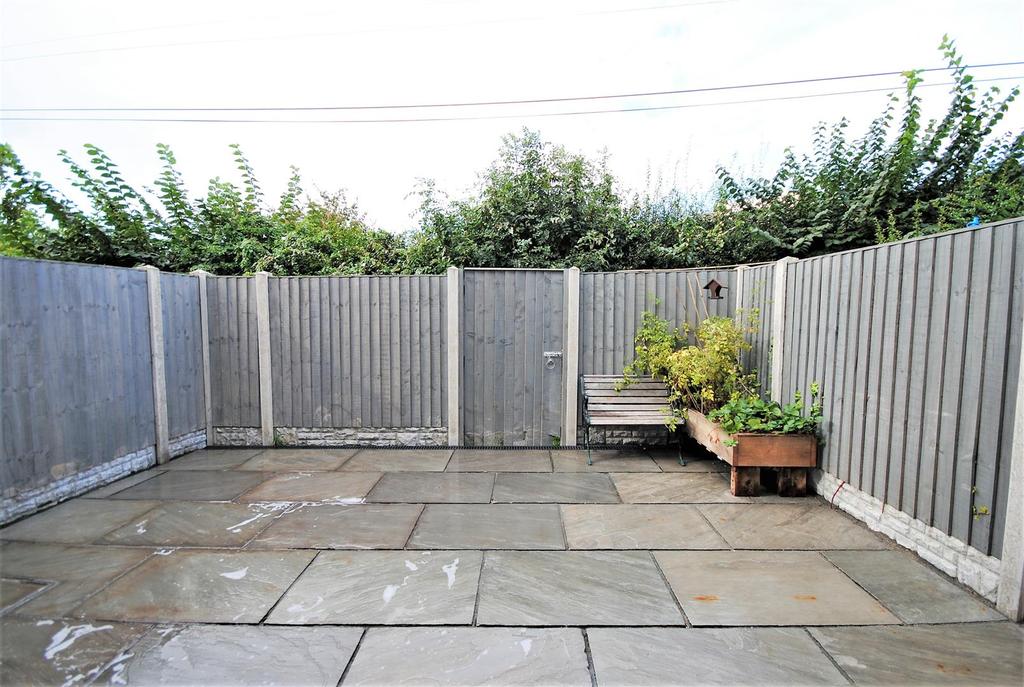 12strawberryavenue GARDEN.JPG