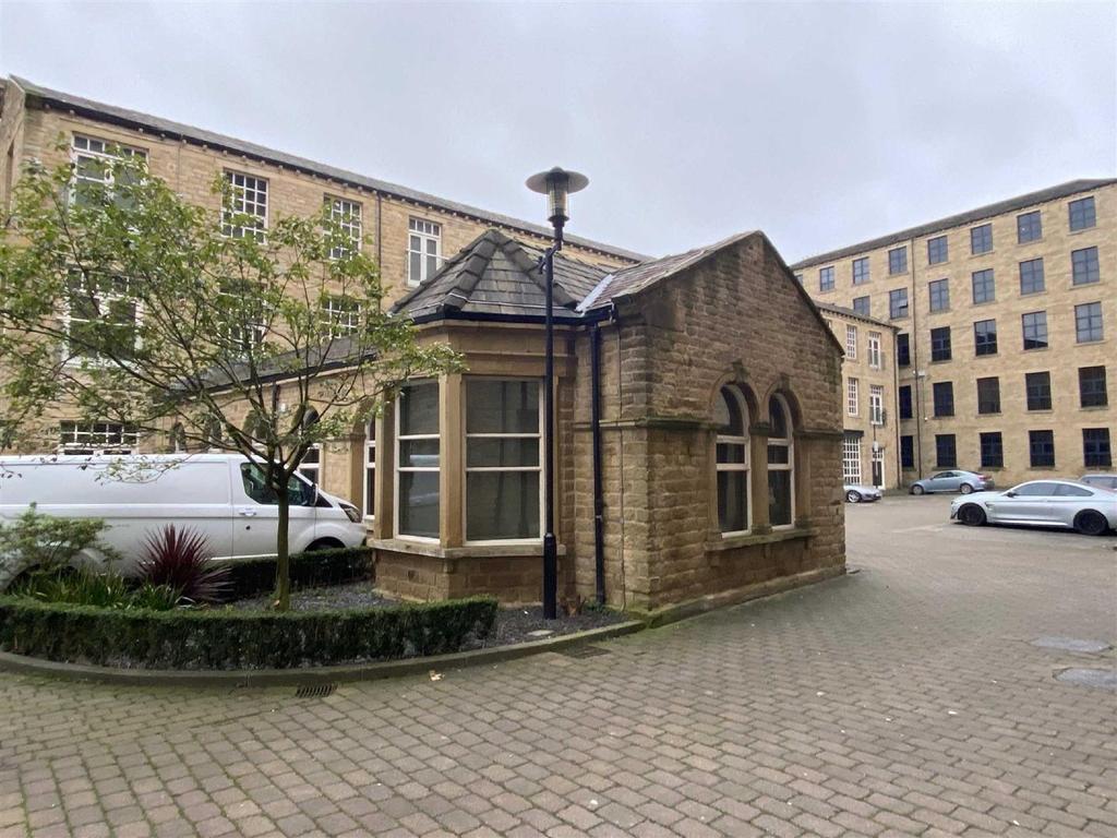 Melting Point, Firth Street... 2 bed apartment £750 pcm (£173 pw)