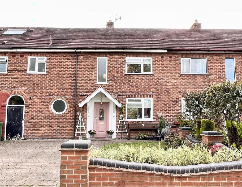 Swallows Meadow, Shirley, Solihull 3 bed terraced house £325,000