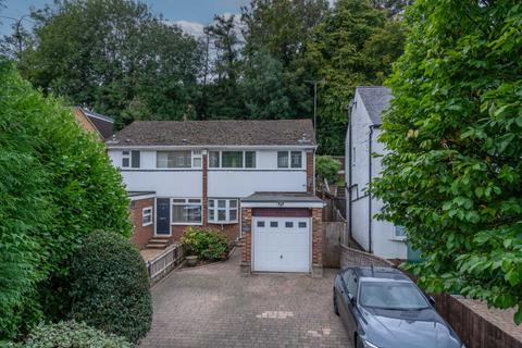 18 Glenview Gardens, Hemel Hempstead, HP1 1TF