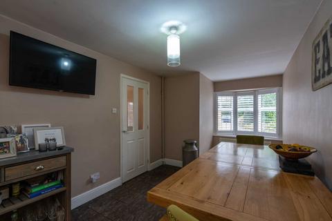 18 Glenview Gardens, Hemel Hempstead, HP1 1TF