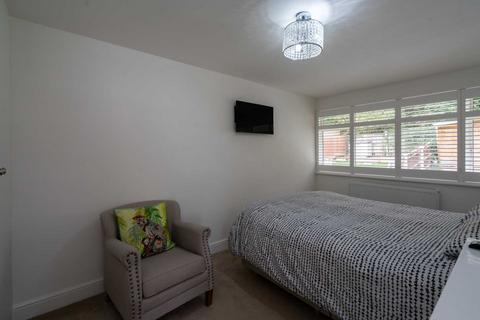 18 Glenview Gardens, Hemel Hempstead, HP1 1TF