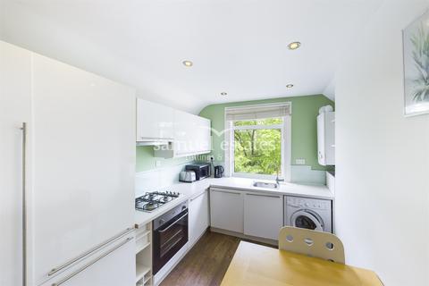 2 bedroom flat for sale - Westwell Road, Streatham, London, SW16