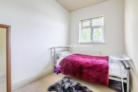 21 Newquay Road, London, SE6 2NR