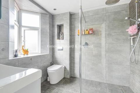 21 Newquay Road, London, SE6 2NR