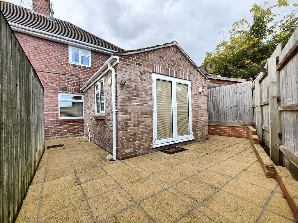 South Avenue, Sherborne, Dorset, DT9 4 bed semidetached house £220,000