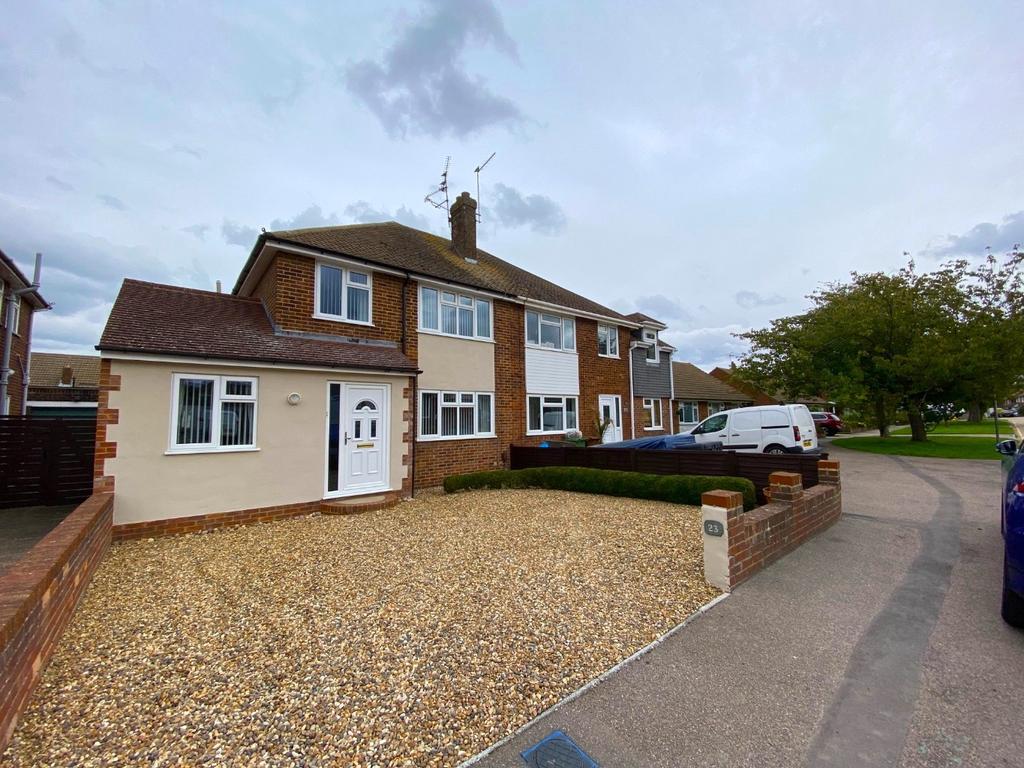 Parkfield Road, Rainham, 4 bed semidetached house £425,000