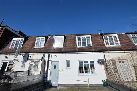2 bedroom apartment to rent, High Road, Loughton, IG10