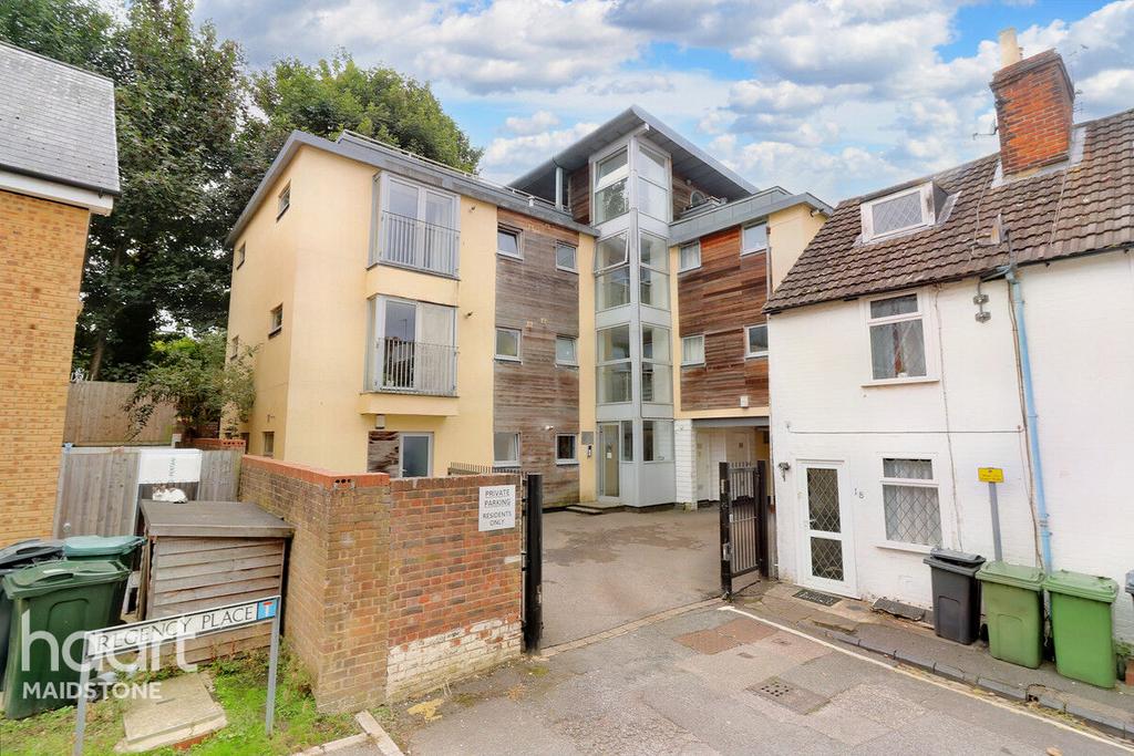 Orchard Close, Orchard Street, Maidstone 1 bed flat £160,000