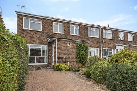 8 Lambert Walk, Thame, OX9 3DT