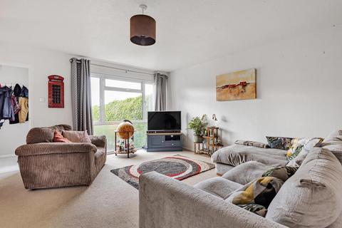 8 Lambert Walk, Thame, OX9 3DT