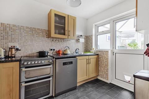 8 Lambert Walk, Thame, OX9 3DT