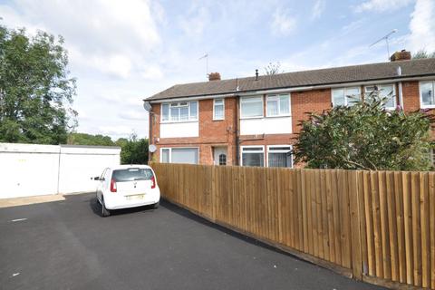12 Windmill Close, Horley, RH6 9AG