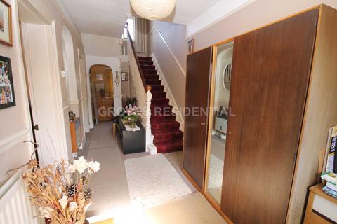 97 Chestnut Grove, New Malden, KT3 3JS