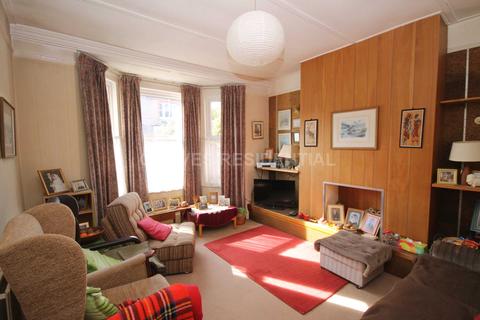 97 Chestnut Grove, New Malden, KT3 3JS