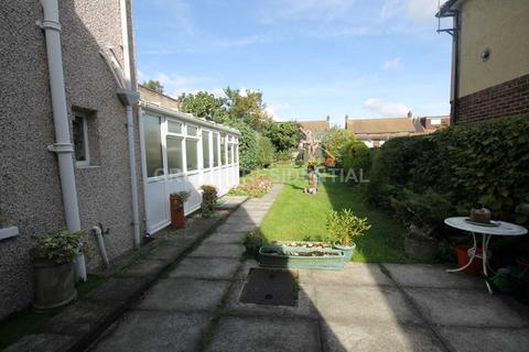 97 Chestnut Grove, New Malden, KT3 3JS