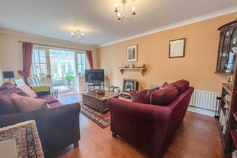 3 Ashingdon Heights, Rochford, SS4 3TH