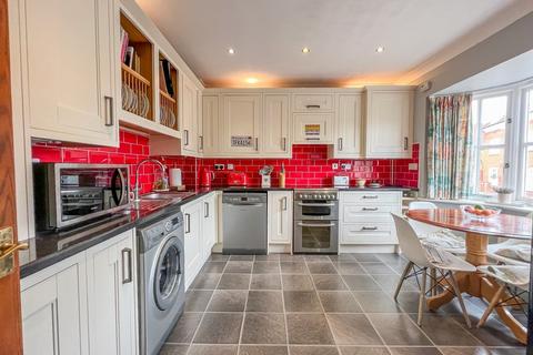 3 Ashingdon Heights, Rochford, SS4 3TH