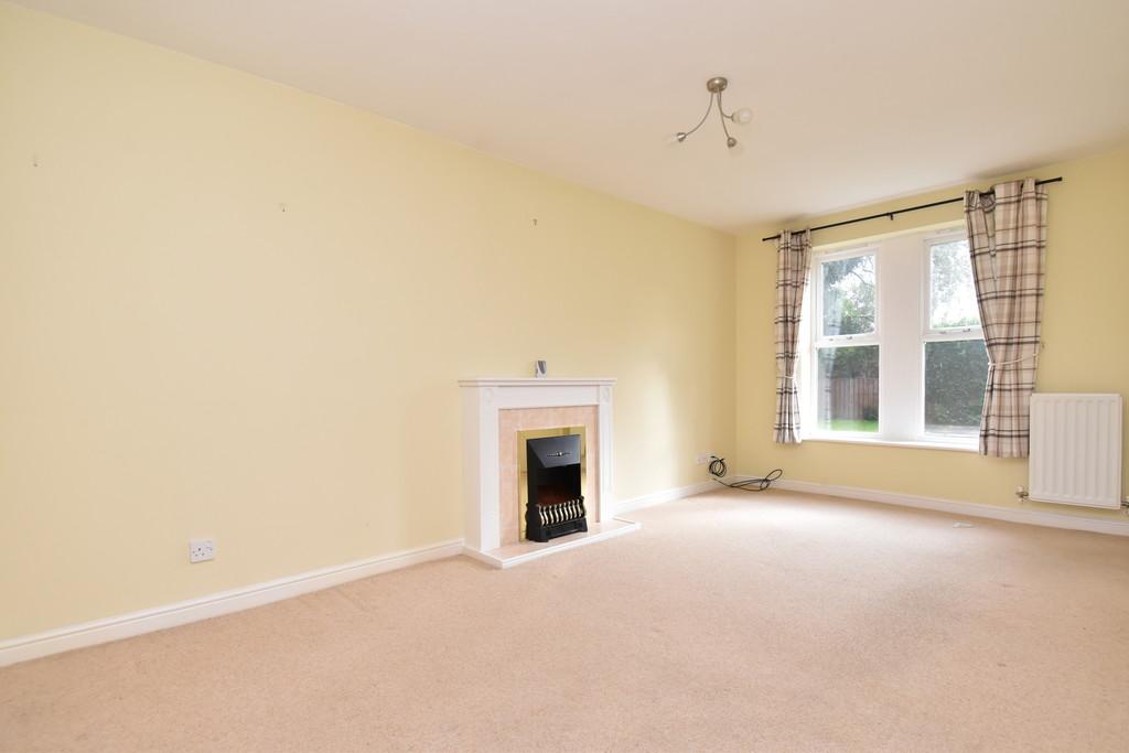 Bramblefields, Northallerton 2 bed end of terrace house £675 pcm (£