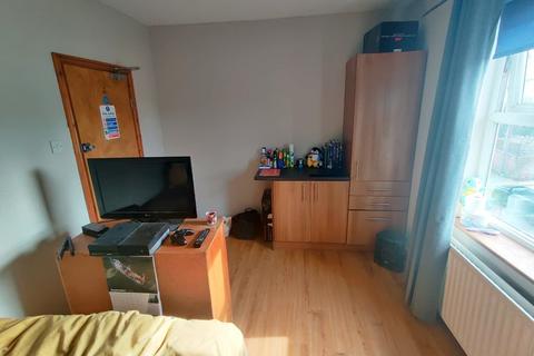 1 bedroom in a house share to rent - Silver Street