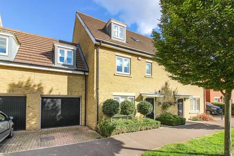 5 bedroom semi-detached house for sale - Kings Wood Park, Epping