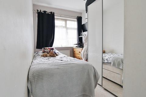 49 Cornell Way, Romford, RM5 2HW