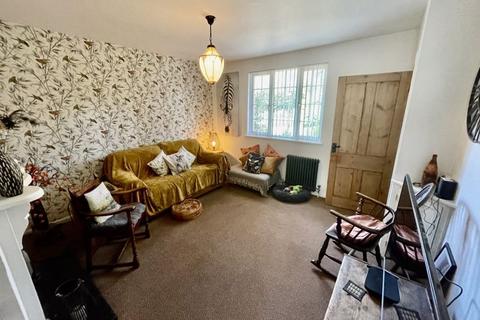2 bedroom cottage to rent - Wakering Road, Southend-On-Sea
