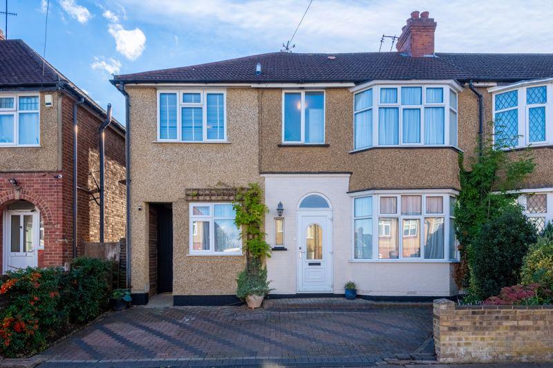 Harcourt Street, Luton 4 bed end of terrace house for sale £475,000