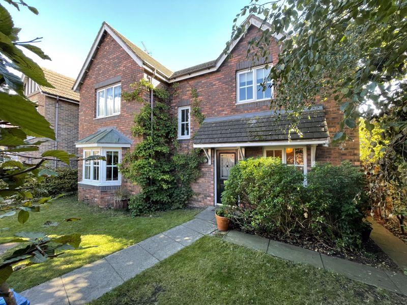 WOMBOURNE, Waterbridge Lane 4 bed detached house £535,000