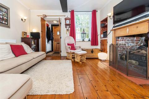 13 The Green, Wallington, SM6 7AU