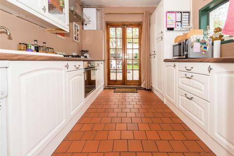 13 The Green, Wallington, SM6 7AU