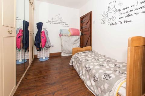 13 The Green, Wallington, SM6 7AU