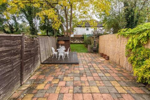 13 The Green, Wallington, SM6 7AU