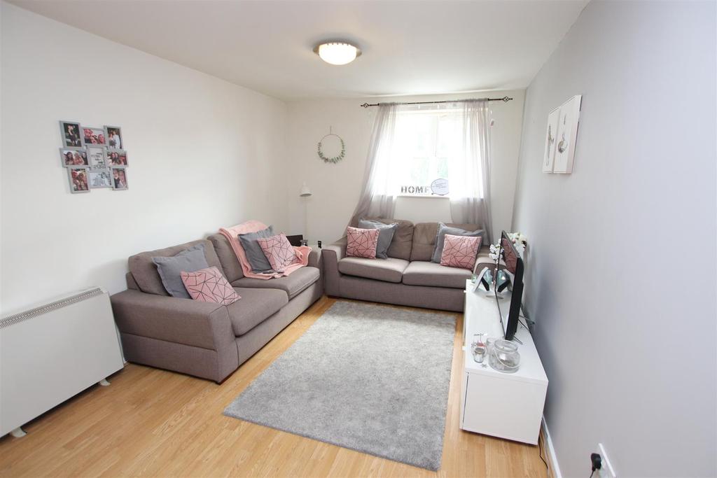 Brackendale Court, Thackley 2 bed apartment £85,000