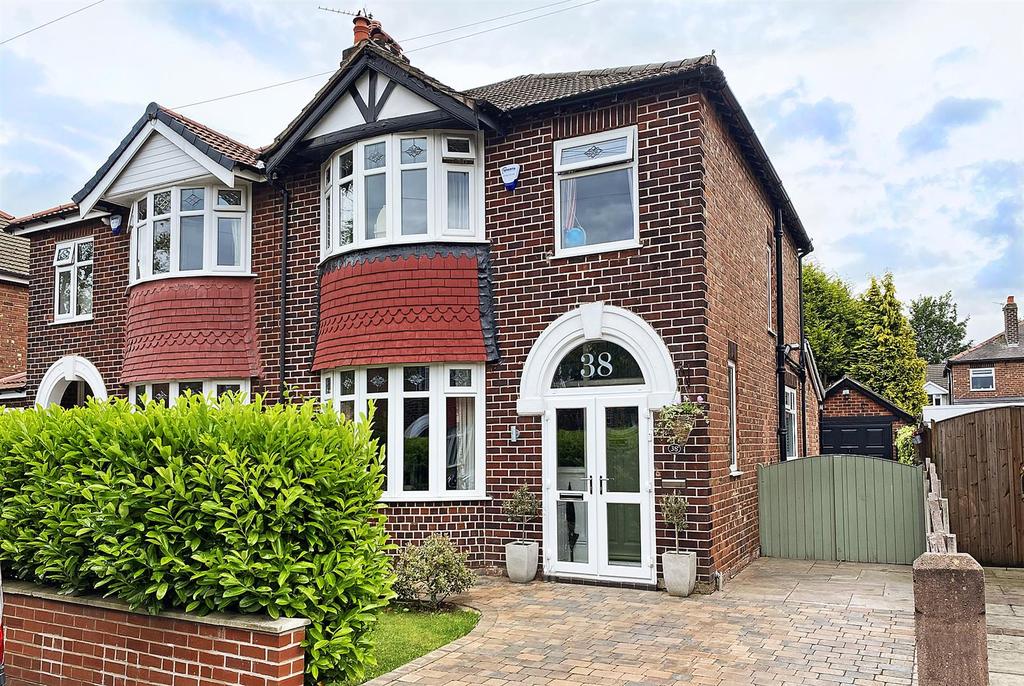 Windsor Drive, Timperley 3 bed semidetached house for sale £525,000