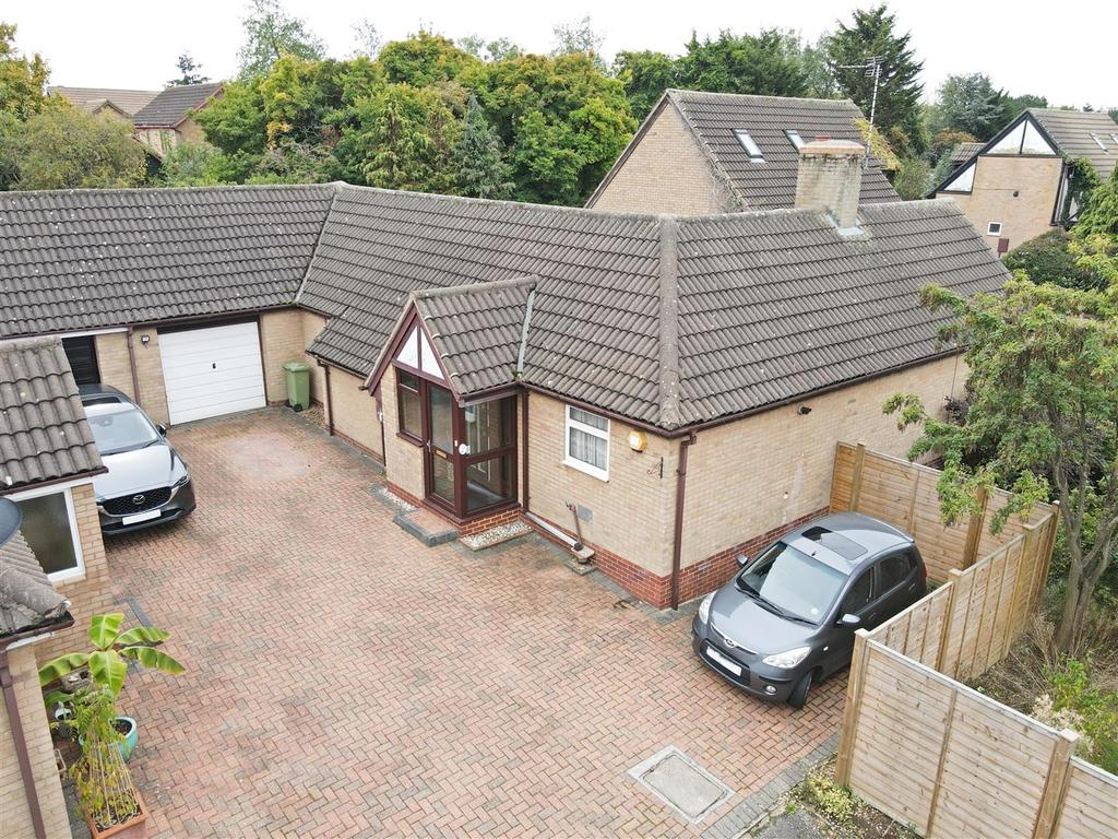 Cantle Avenue, Downs Barn, Milton Keynes 3 bed bungalow for sale £350,000