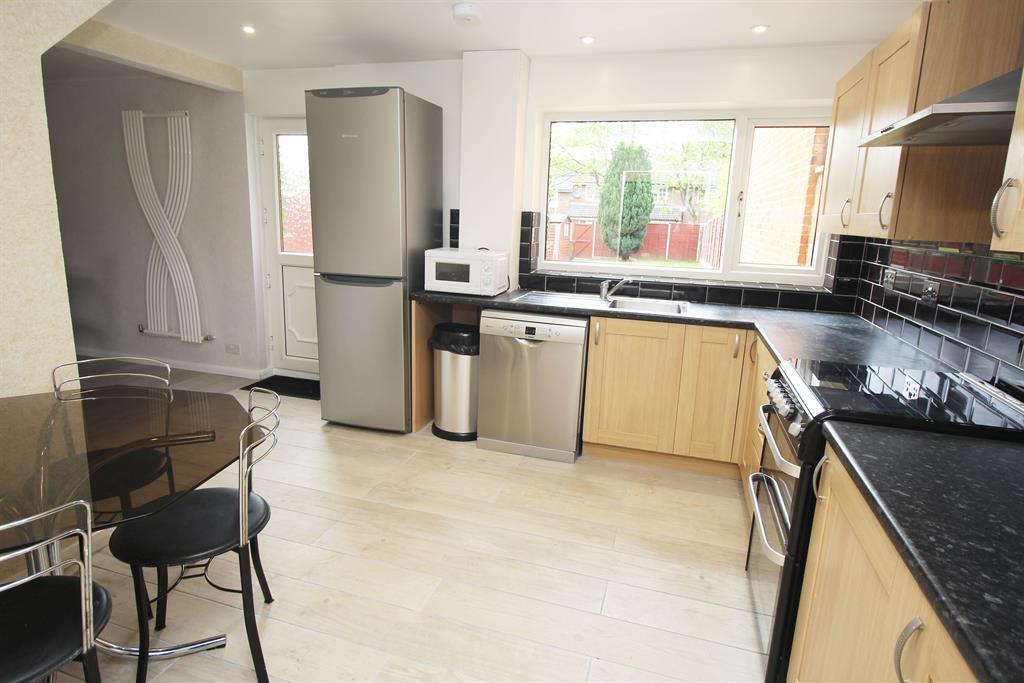 Broad Oak Way, Stevenage, SG2 8RA 2 bed end of terrace house £375,000