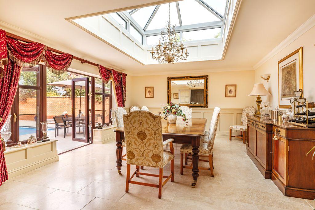 Upper Malmesbury SN16 9PY 6 bed detached house for sale £
