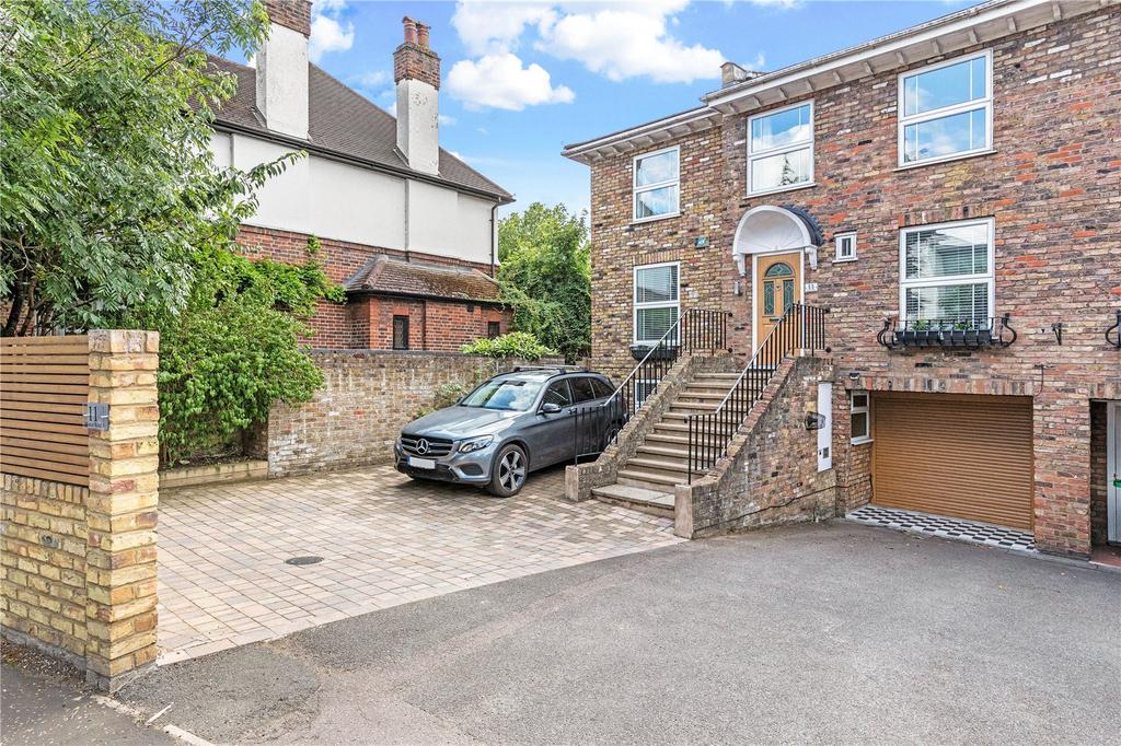 Manor Road, Teddington, Middlesex, TW11 4 bed end of terrace house £