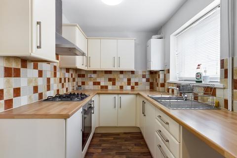 2 bedroom end of terrace house to rent, Langley Crescent, Brighton