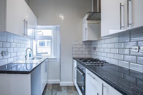 183 Croftside Avenue, Glasgow, G44 5NG