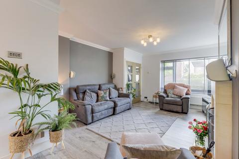 11 Bolney Drive, Leigh-on-sea, SS9 5HQ