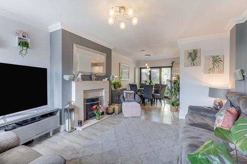 11 Bolney Drive, Leigh-on-sea, SS9 5HQ