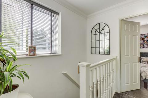 11 Bolney Drive, Leigh-on-sea, SS9 5HQ